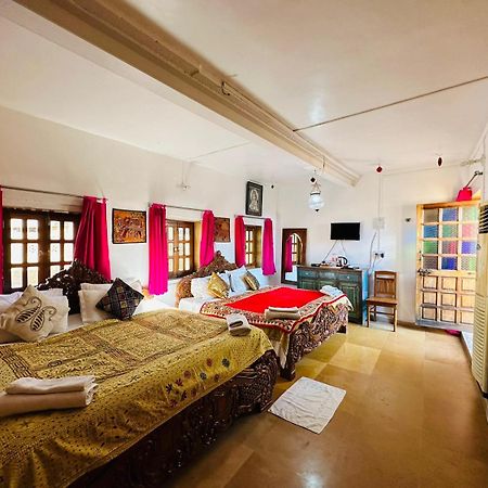 Hotel Victoria Dzsaiszalmer Kültér fotó