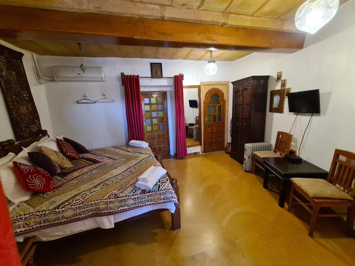 Hotel Victoria Dzsaiszalmer Kültér fotó