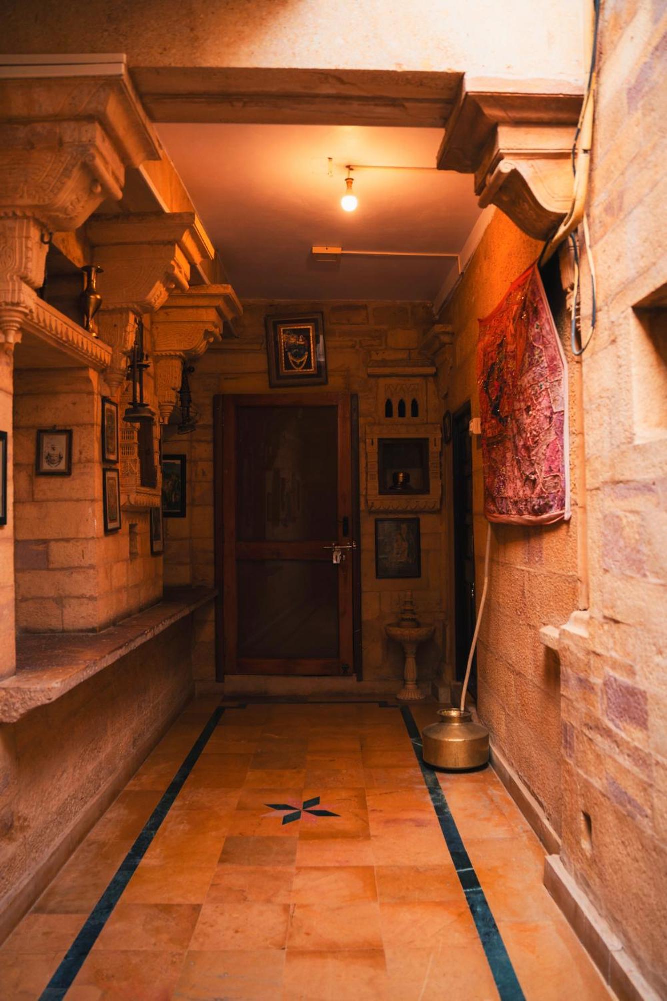 Hotel Victoria Dzsaiszalmer Kültér fotó